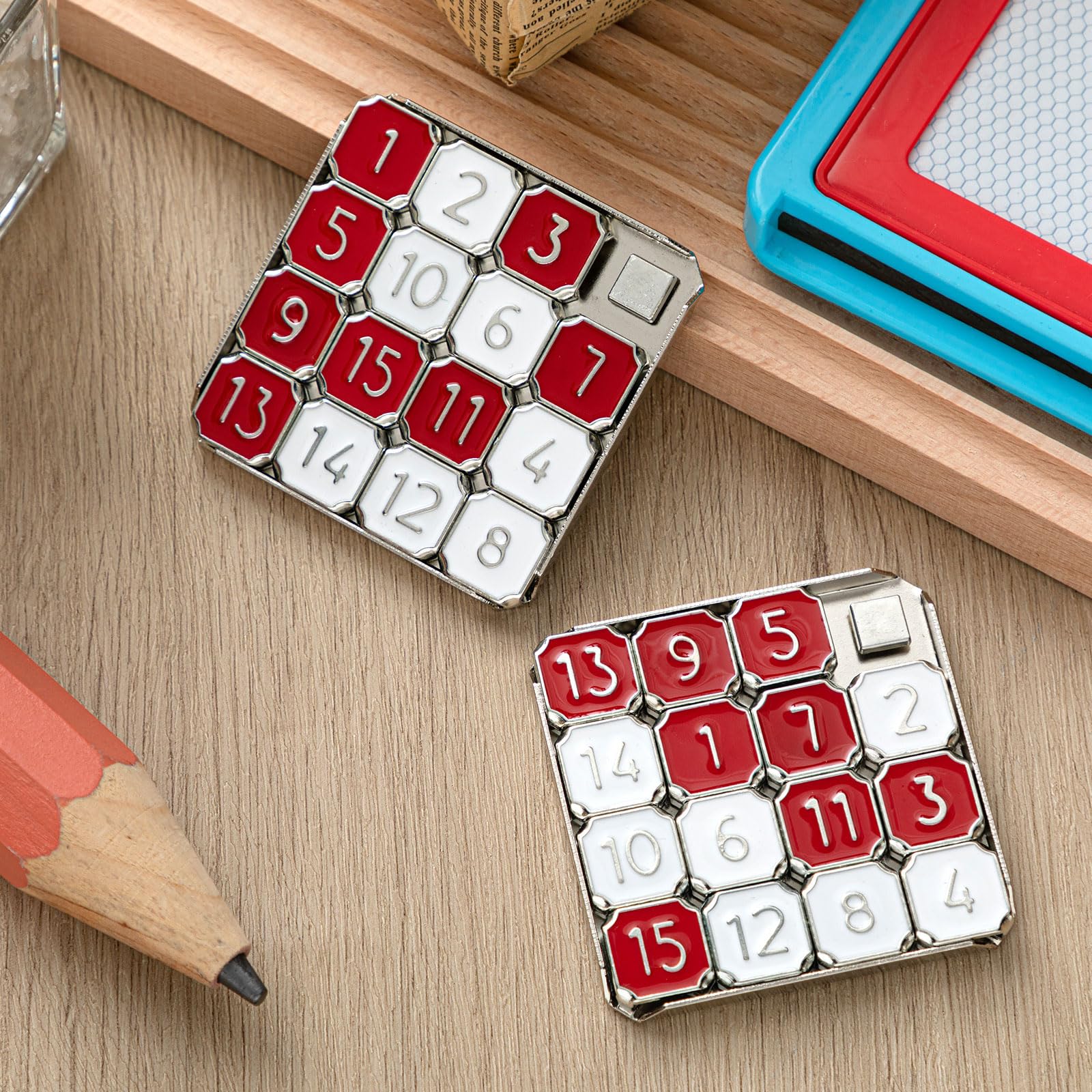 VioraWhite compact puzzle set fits bags for travel and breaks.