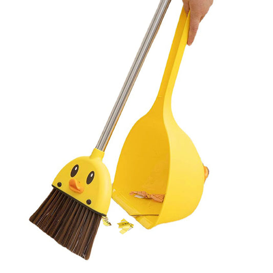 VIPAMZ broom features a friendly bear handle, encouraging kids to sweep and participate in chores.