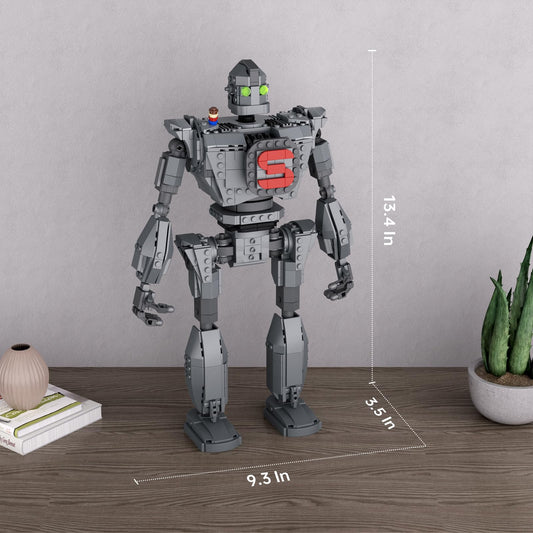 Vonado Iron Robot Build Set joints close-up shows movable shoulders and limbs for dynamic posing.