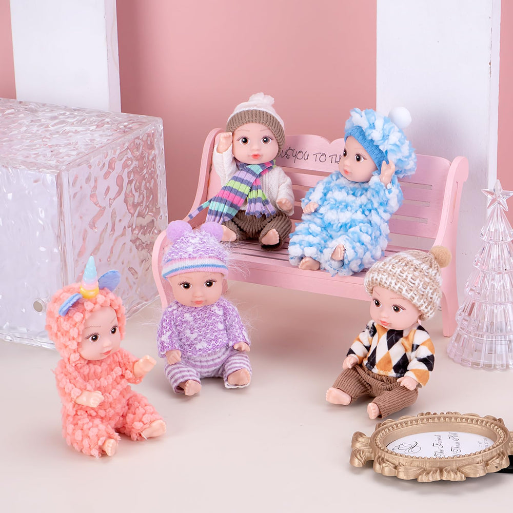 Vueos non-toxic vinyl dolls with smooth edges for safe play