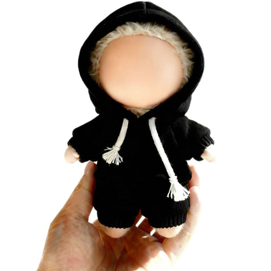 VVQUI 17cm doll hoodie in black, comfortable fit for posing and play.