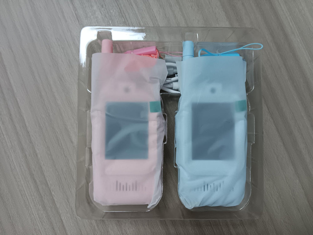 Walant blue walkie talkie screen display enables live video calls