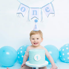 WAOUH banner with white non-woven panels and light-blue edges.