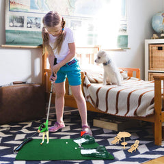 Wassteel mini golf course features with water hazards and sandtraps.