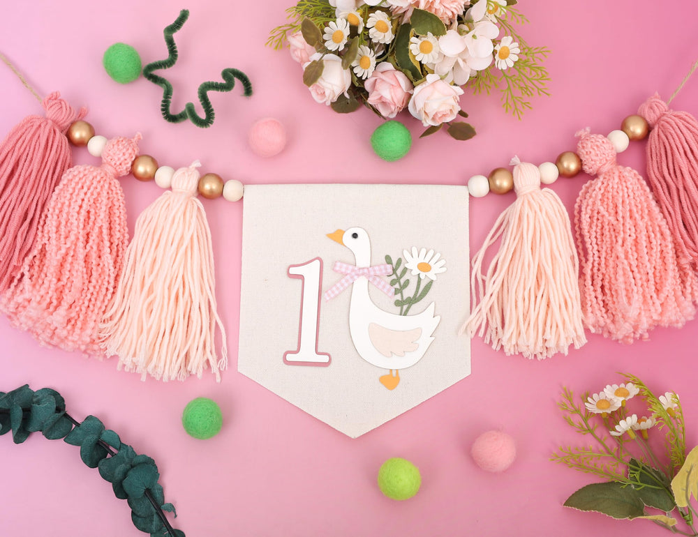 WAWUO collapsible banner design simplifies storage after the celebration