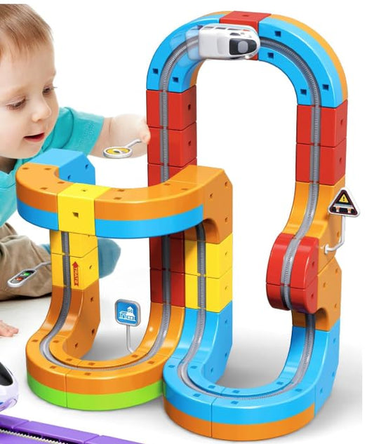 Wdebay klick Rail 3D track pieces enable bridges and loops for dynamic exploration.
