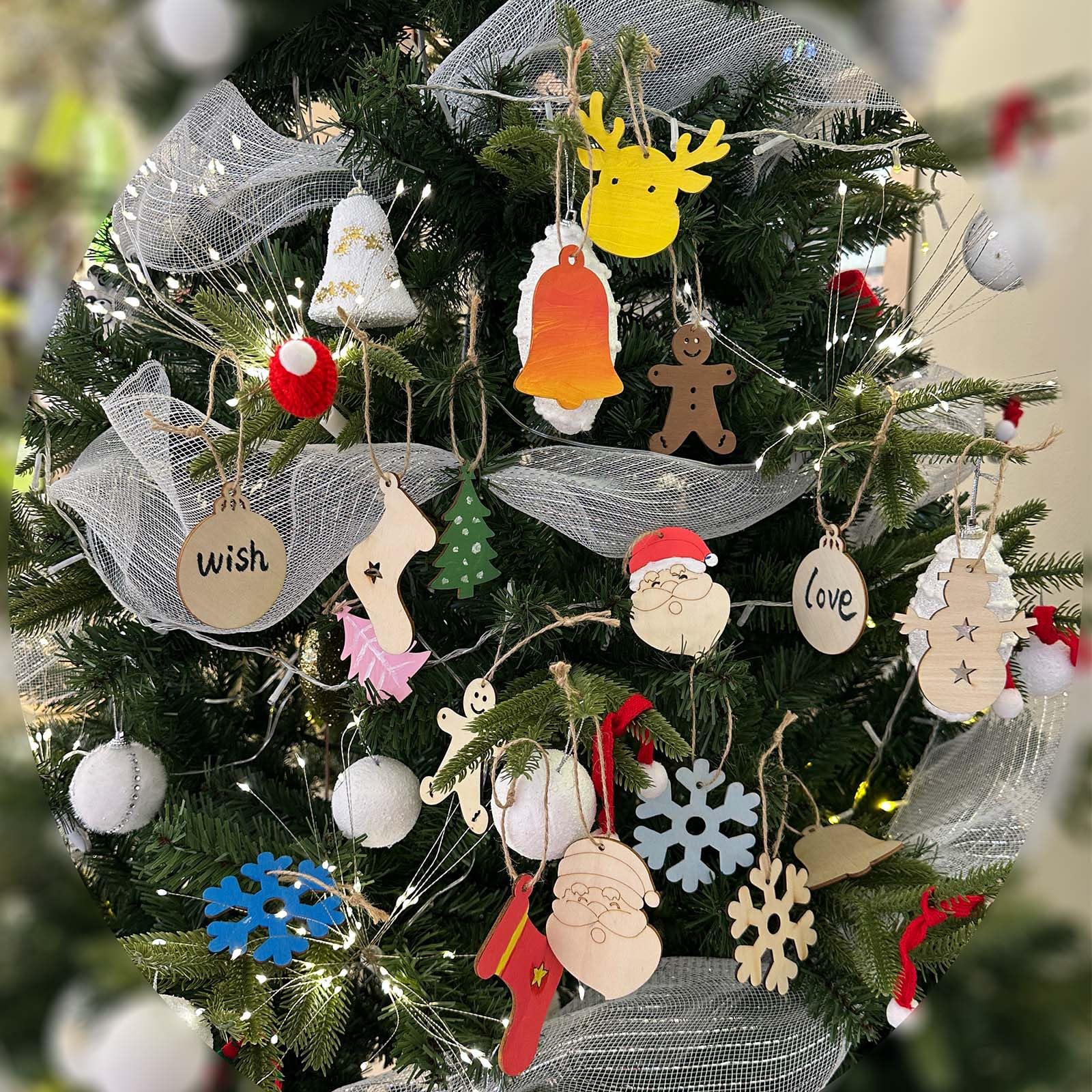 WeCraftool Christmas tree wood slice ornament for DIY decorating.