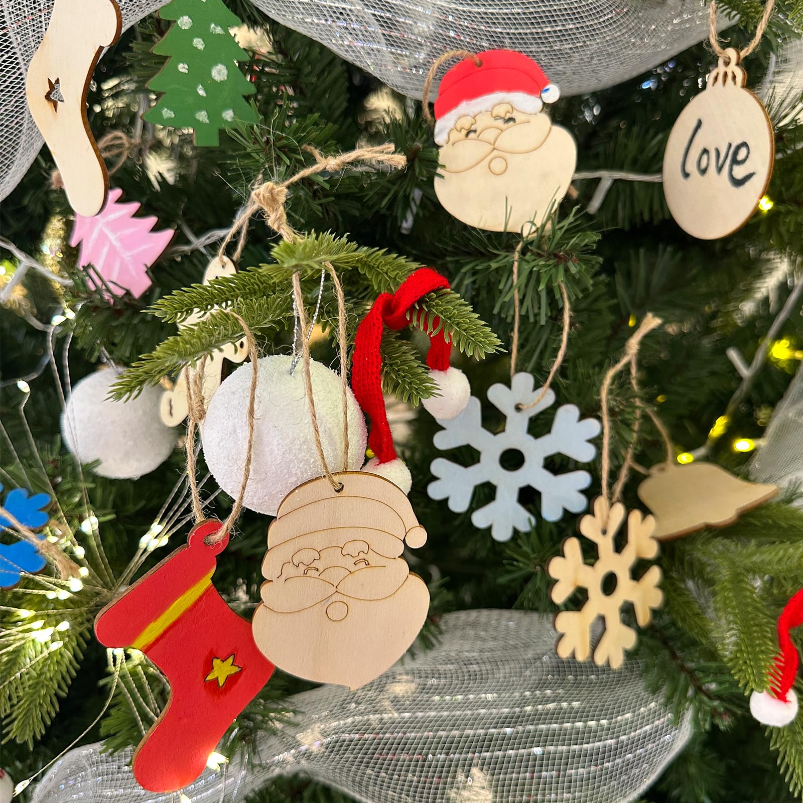WeCraftool hanging rope set for easy ornament display.