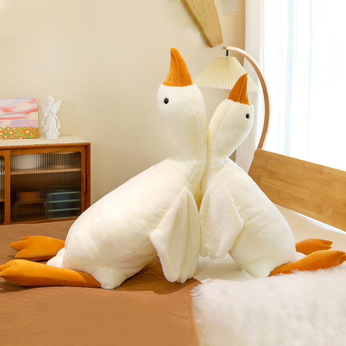 Werdast goose plush enhances relaxation on bed or sofa