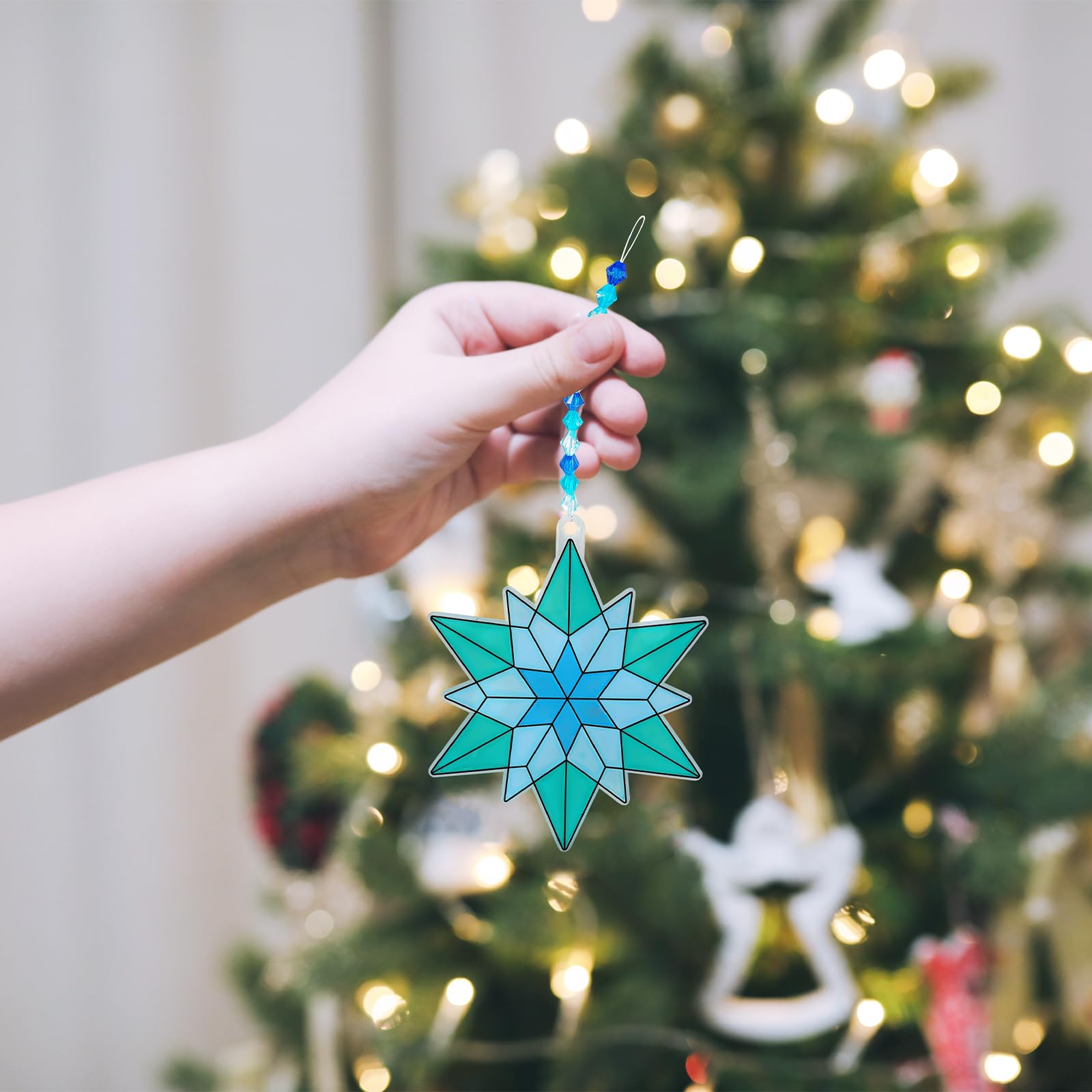 Winlyn arts activity kit for classrooms boosts holiday crafts and group creativity.
