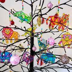Winlyn monkey suncatcher design invites color exploration.