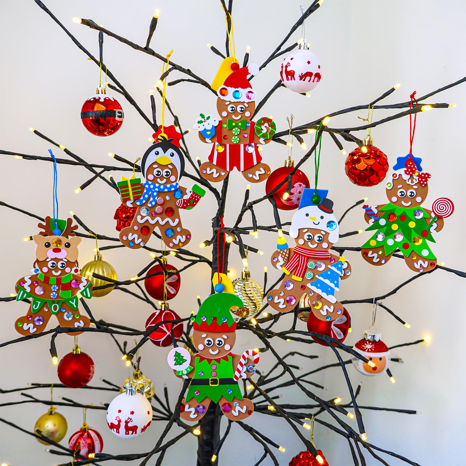 Winlyn ornament tag for personalizing each keepsake.
