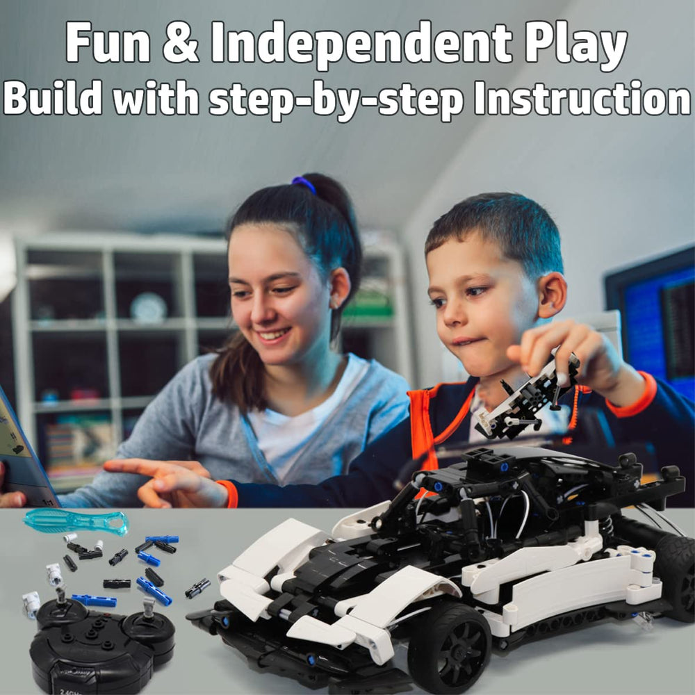 WISEPLAY family STEM activity scene emphasizes collaborative learning.