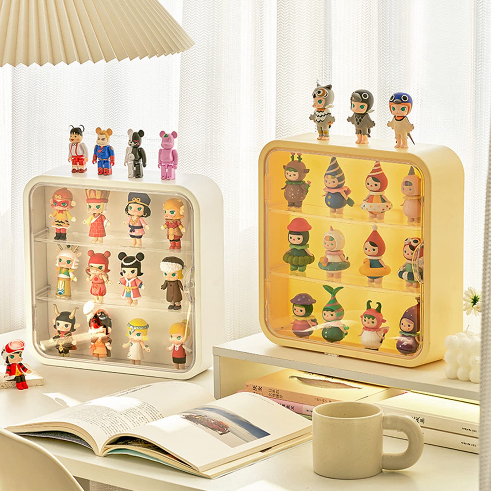WMM Magnetic door display box keeps dolls secure when opened and closed