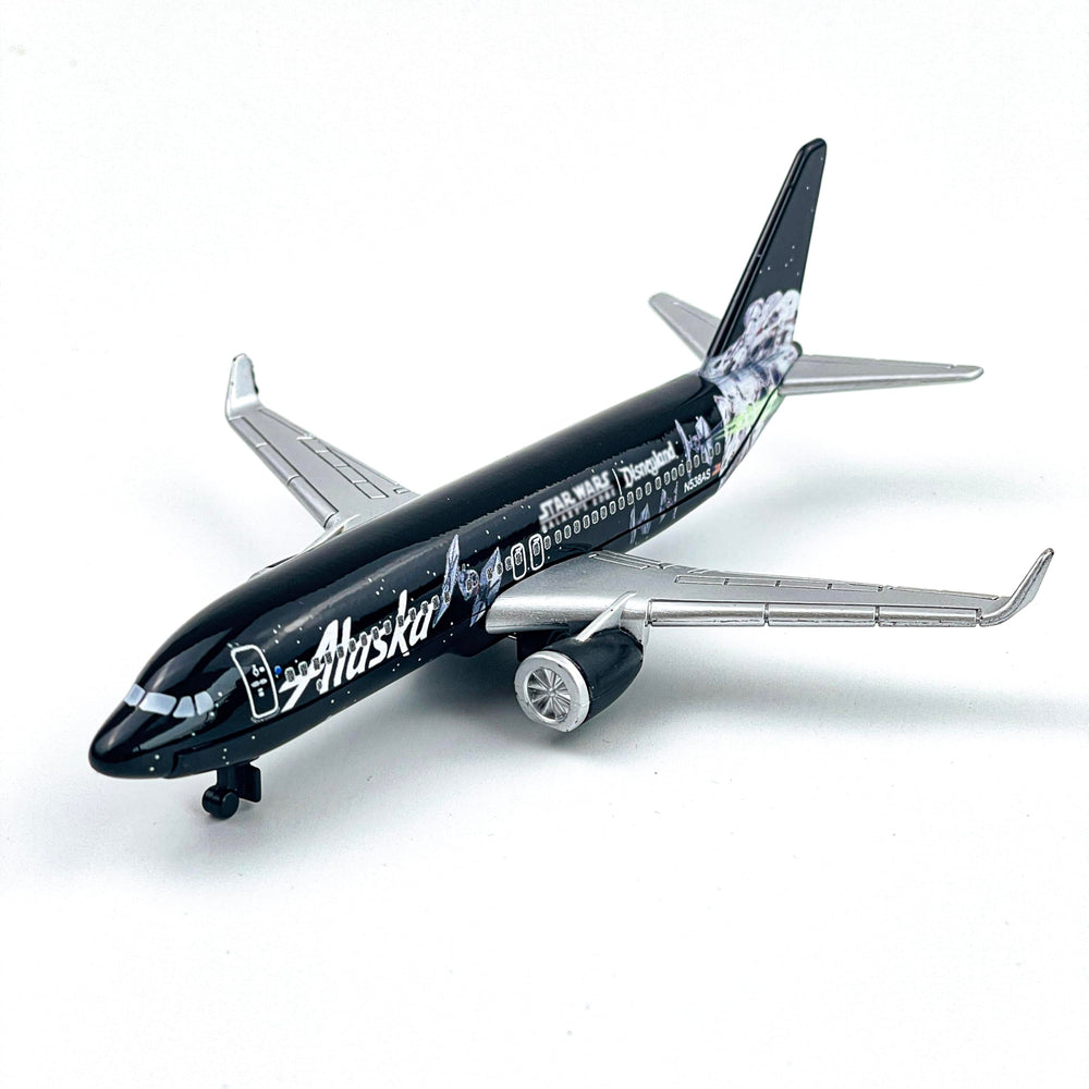 WngAur Alaska model's compact six-inch size fits desks and shelves
