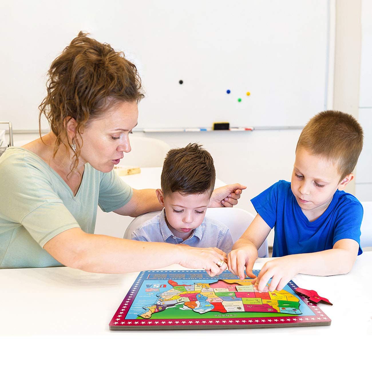 Wondertoys USA map puzzle features cartoon icons to spark curiosity