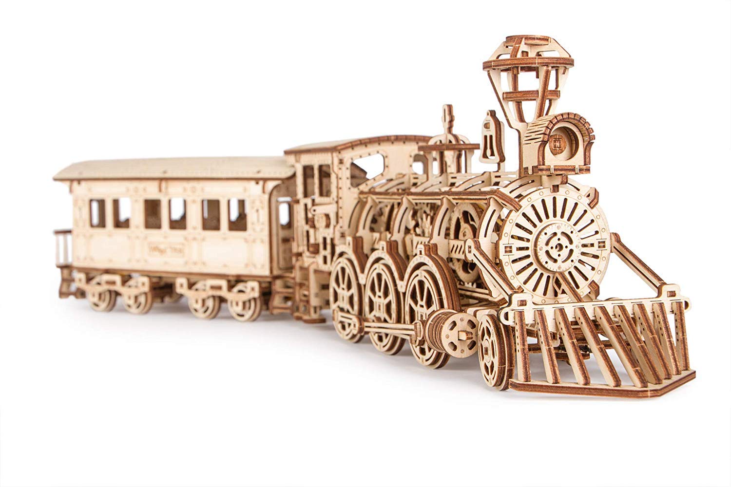 Wood Trick 405-piece puzzle close-up highlights wood craftsmanship.
