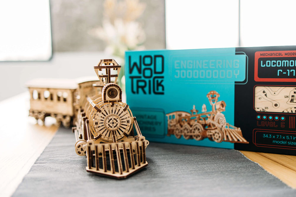 Wood Trick glue-free build showcases simple, tool-free assembly.