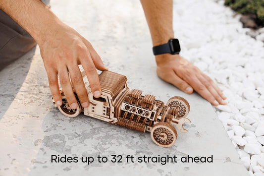 Wood Trick Hot Rod engine key-start view highlighting interactive realism.