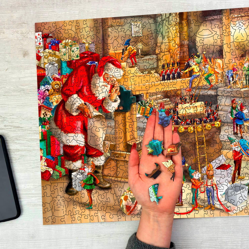 WOODEN.CITY Winter scene puzzle captures a cozy holiday ambiance.
