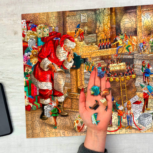 WOODEN.CITY Winter scene puzzle captures a cozy holiday ambiance.