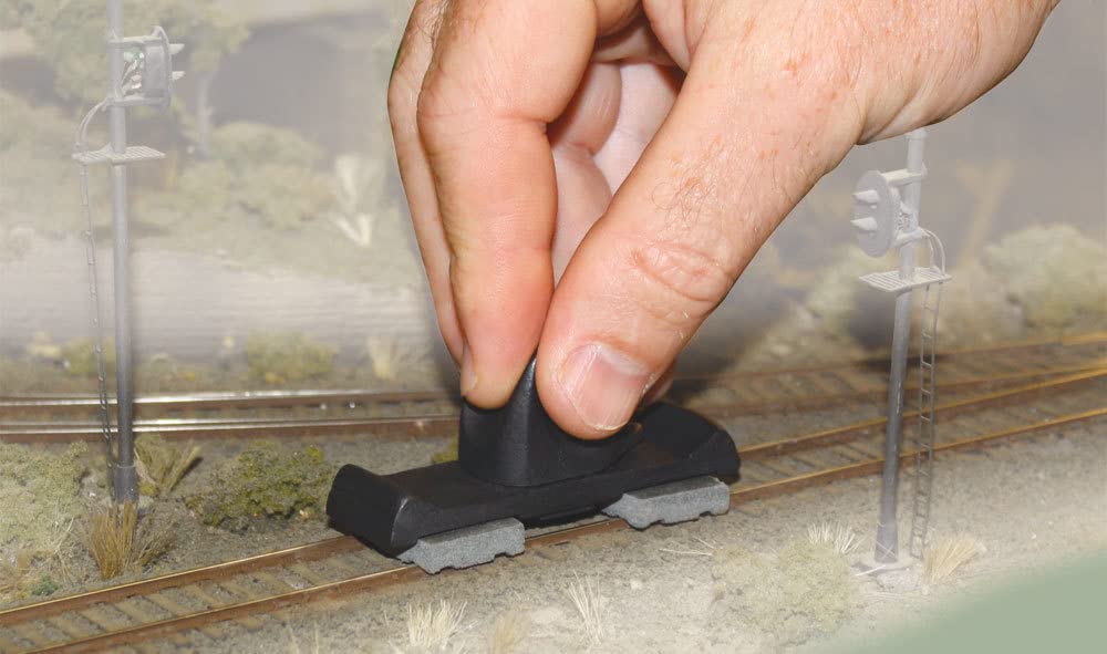 Woodland Scenics Tidy Track Cleaning Kit side view with tools.