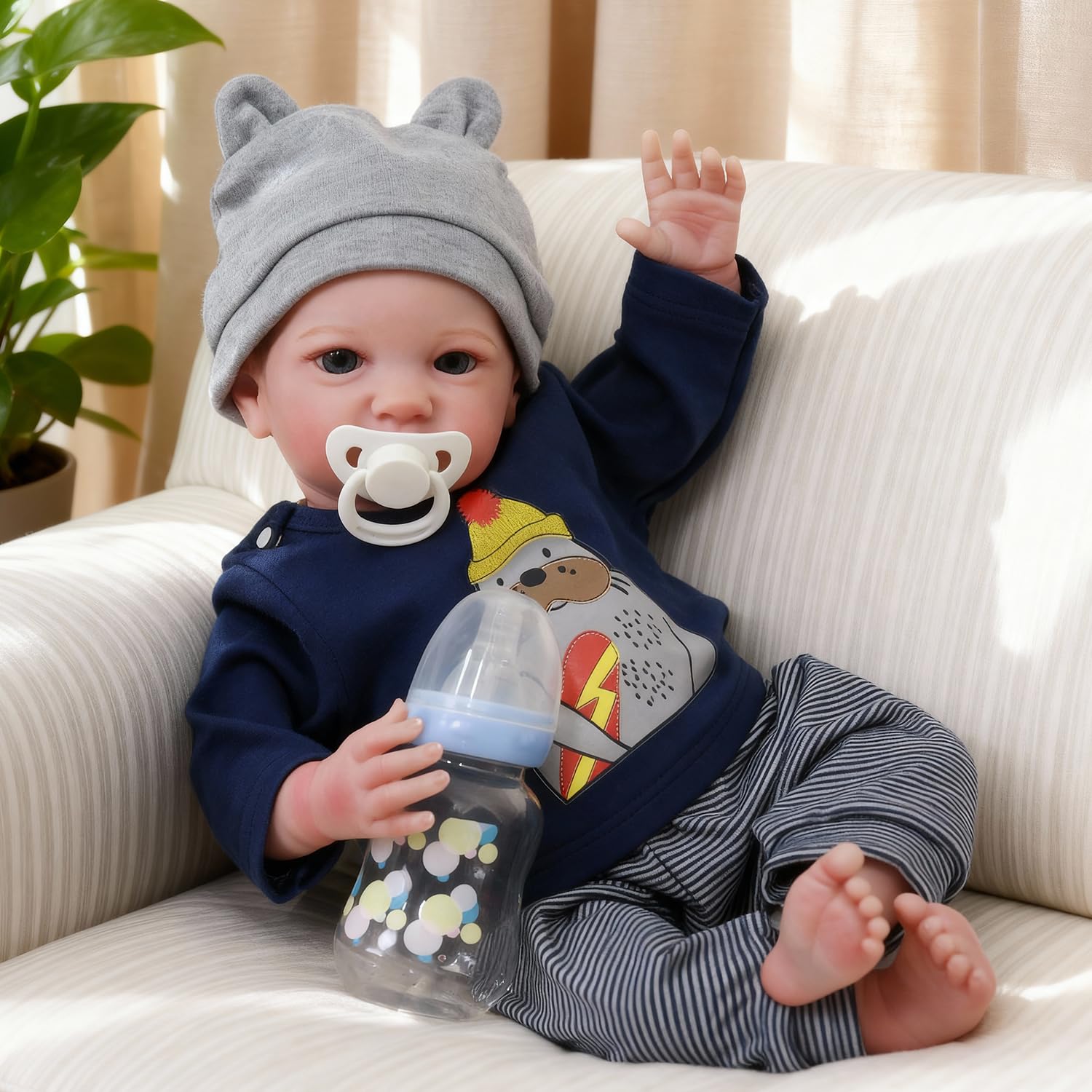 WOOROY Reborn doll with included clothes set for styling.