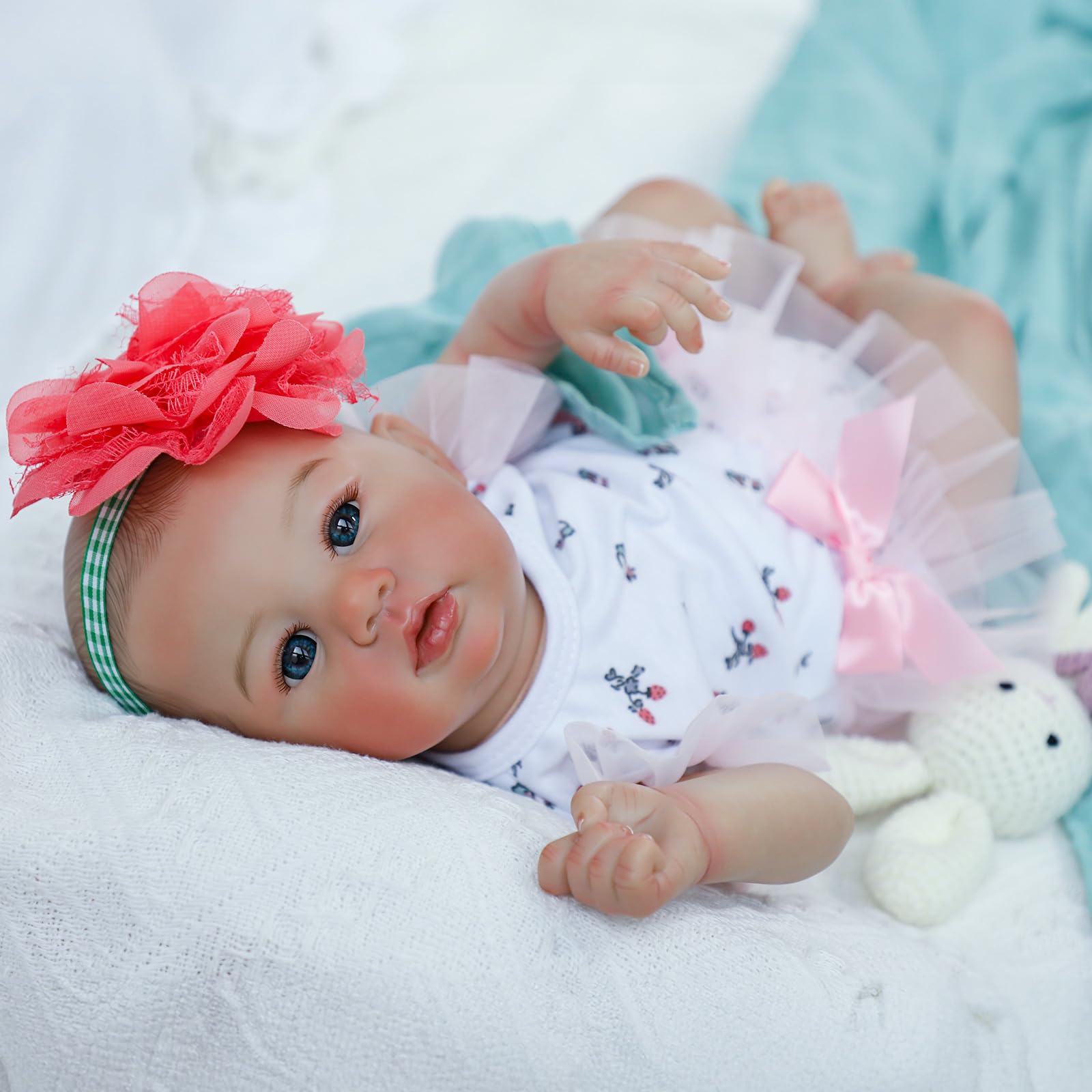 WOOROY reborn doll soft cloth body enhances cuddling and gentle handling.
