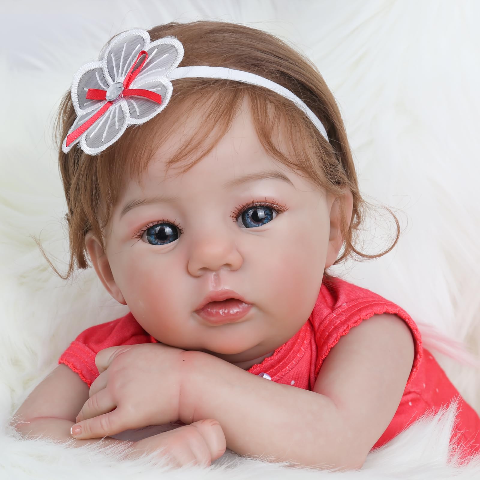 WOOROY Soft-weighted body enhances lifelike cuddle experience.