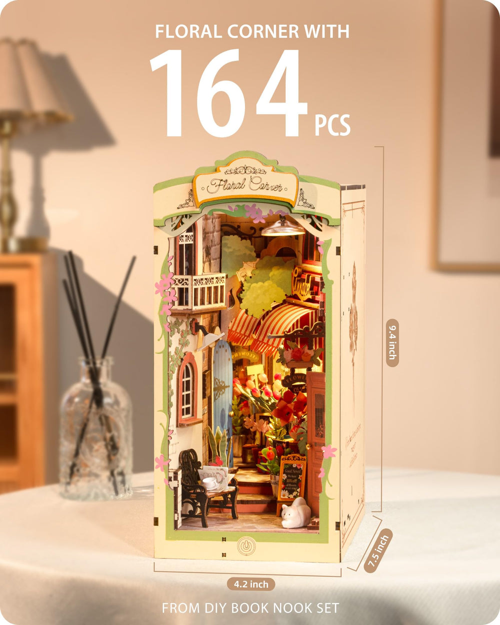 Wowood detailed floral corner elements add realism to your bookshelf.