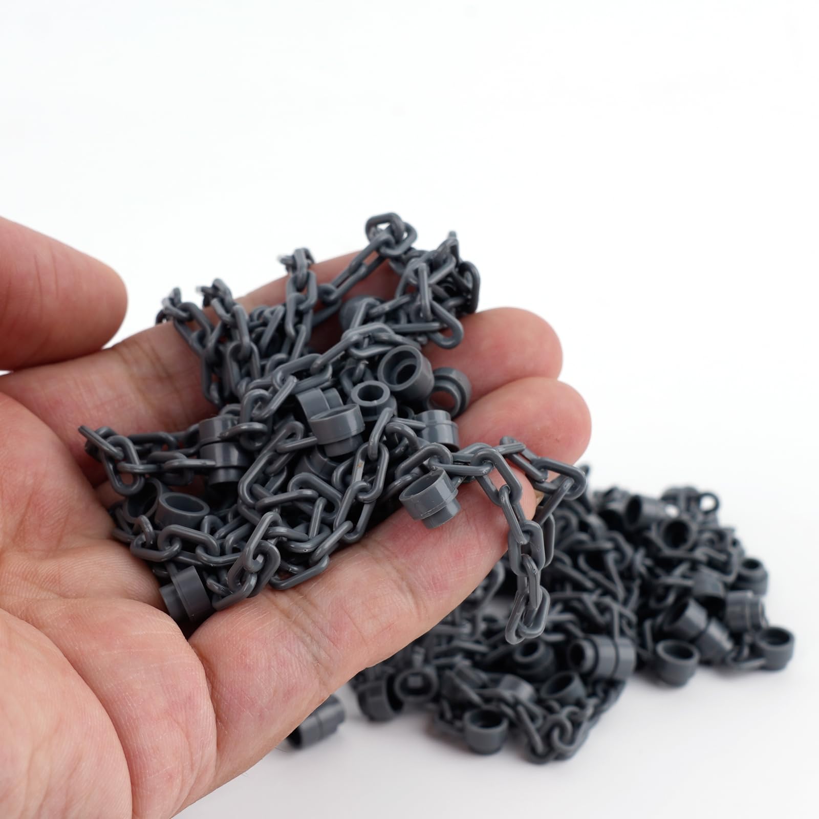 WSRYLTCH flexible poseable chains bend smoothly for curves.