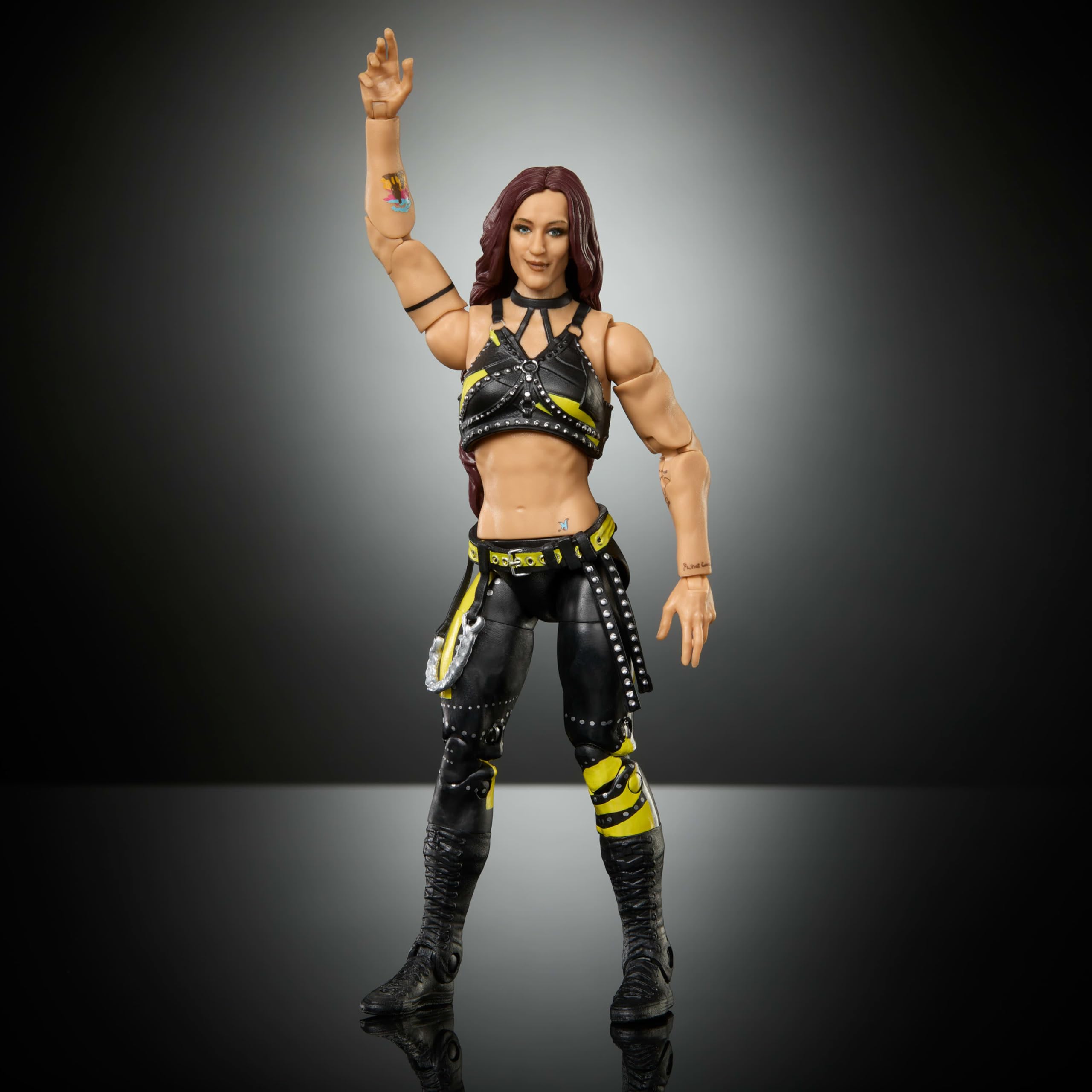 WWE Alba Fyre Elite 121 25-point articulation enables dynamic poses.