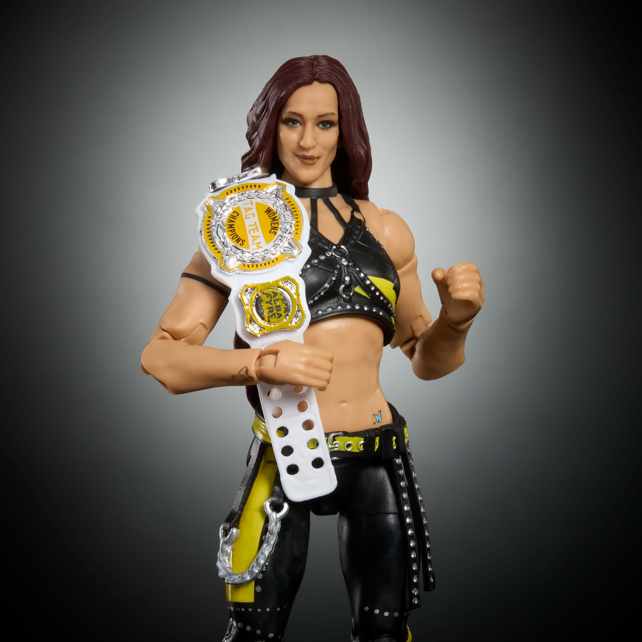 WWE Alba Fyre Elite 121 swappable hands offer action-ready options.