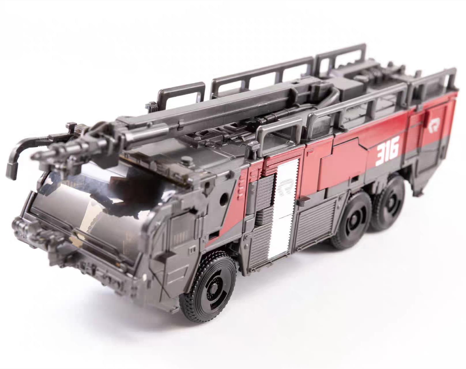 Two-mode transformation allows flexible posing between robot and truck forms.