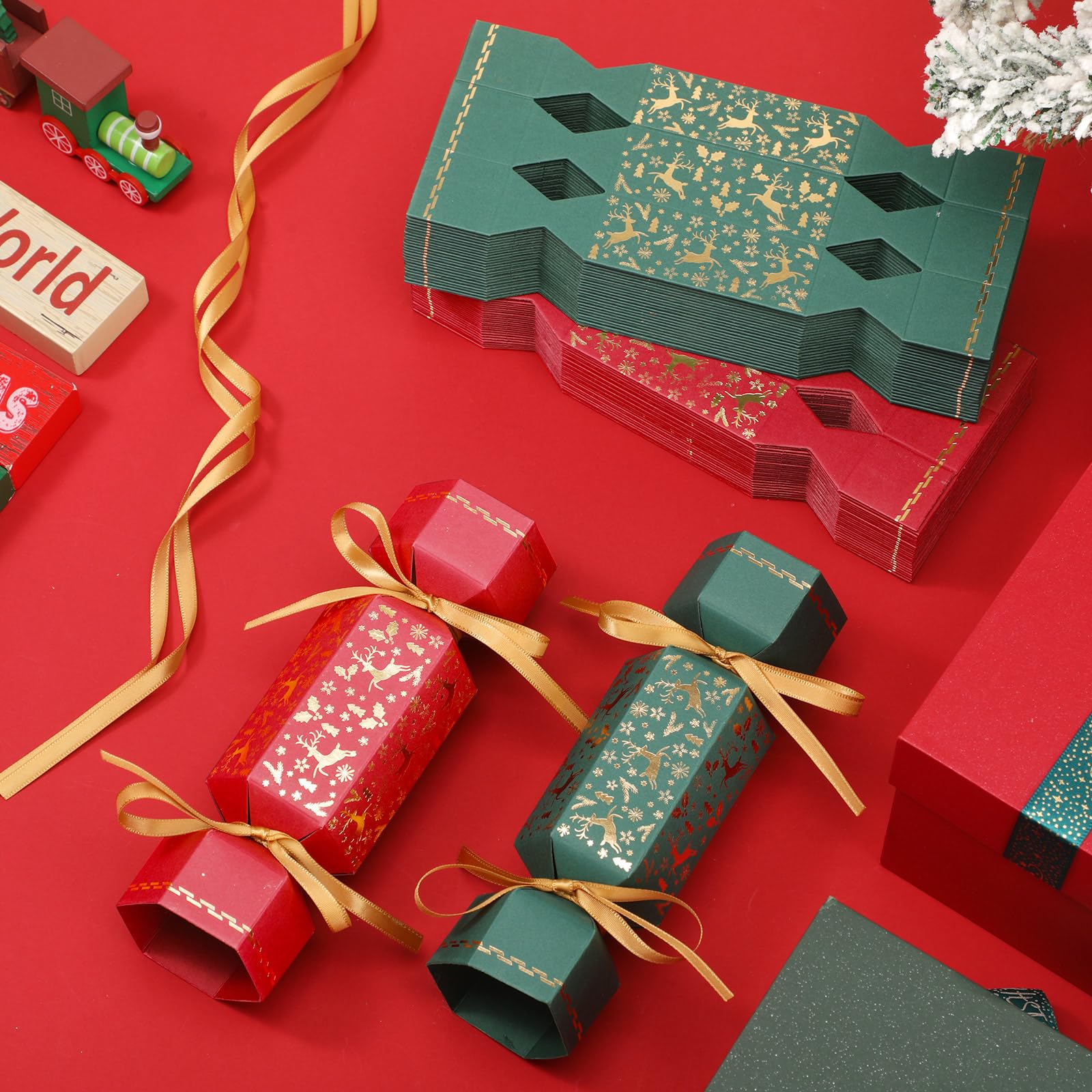 Snowflake pattern crackers by Xinnun add festive sparkle under lights