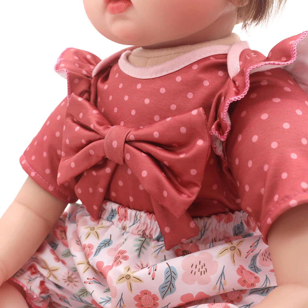 XIVEENS compatible with 22-inch dolls for flexible styling.
