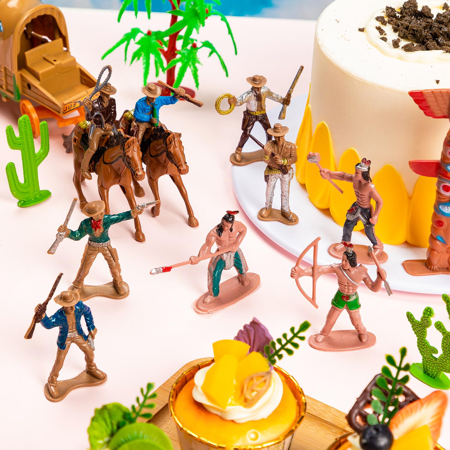 XJWWHZ Tent and settlement scene: versatile for history displays