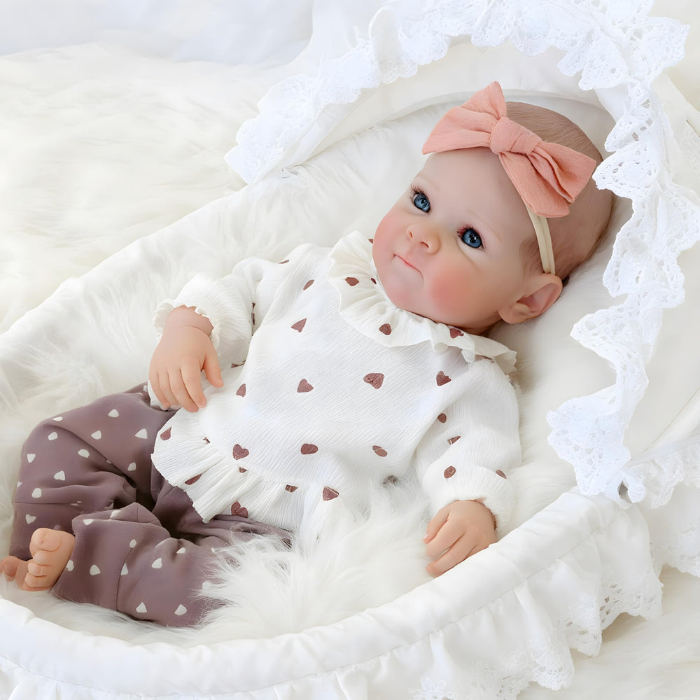 XSWPL Bettie bottle and magnetic pacifier set for pretend feeding