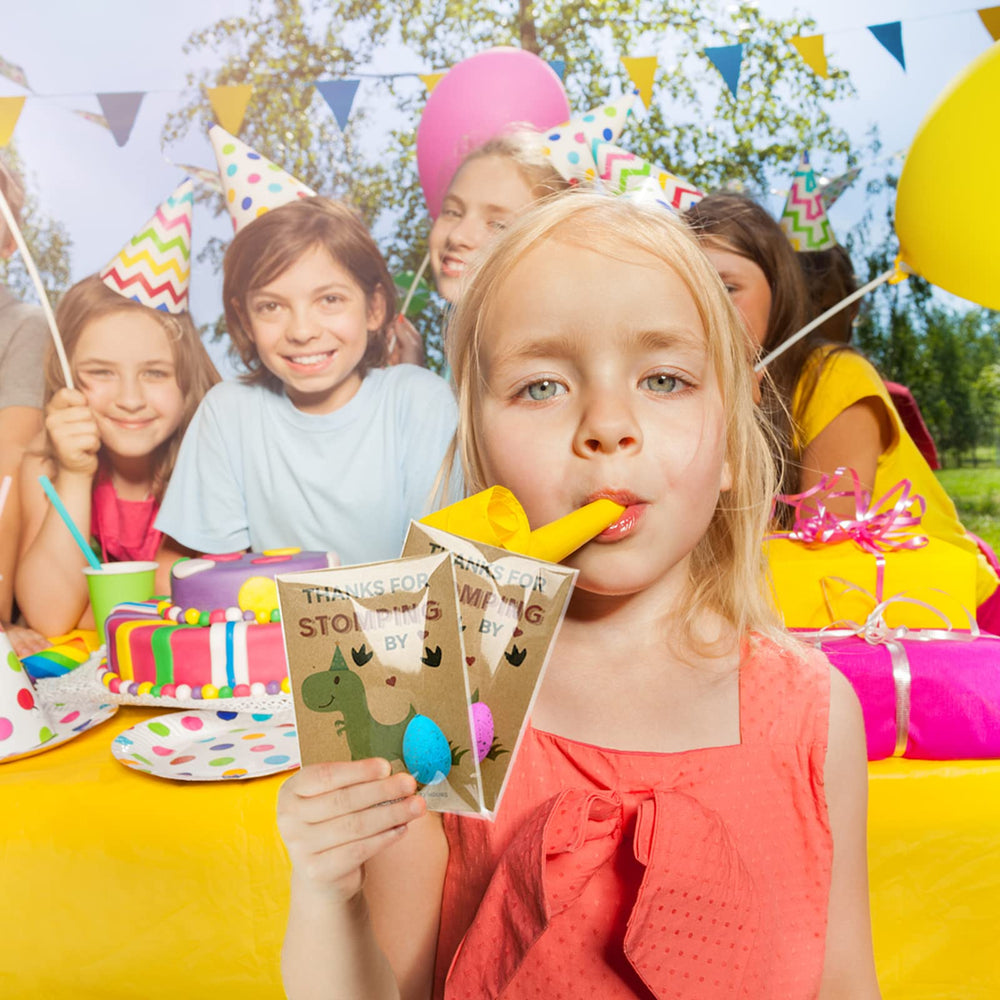 Y_Bong dinosaur-themed birthday decor idea for kids' party.