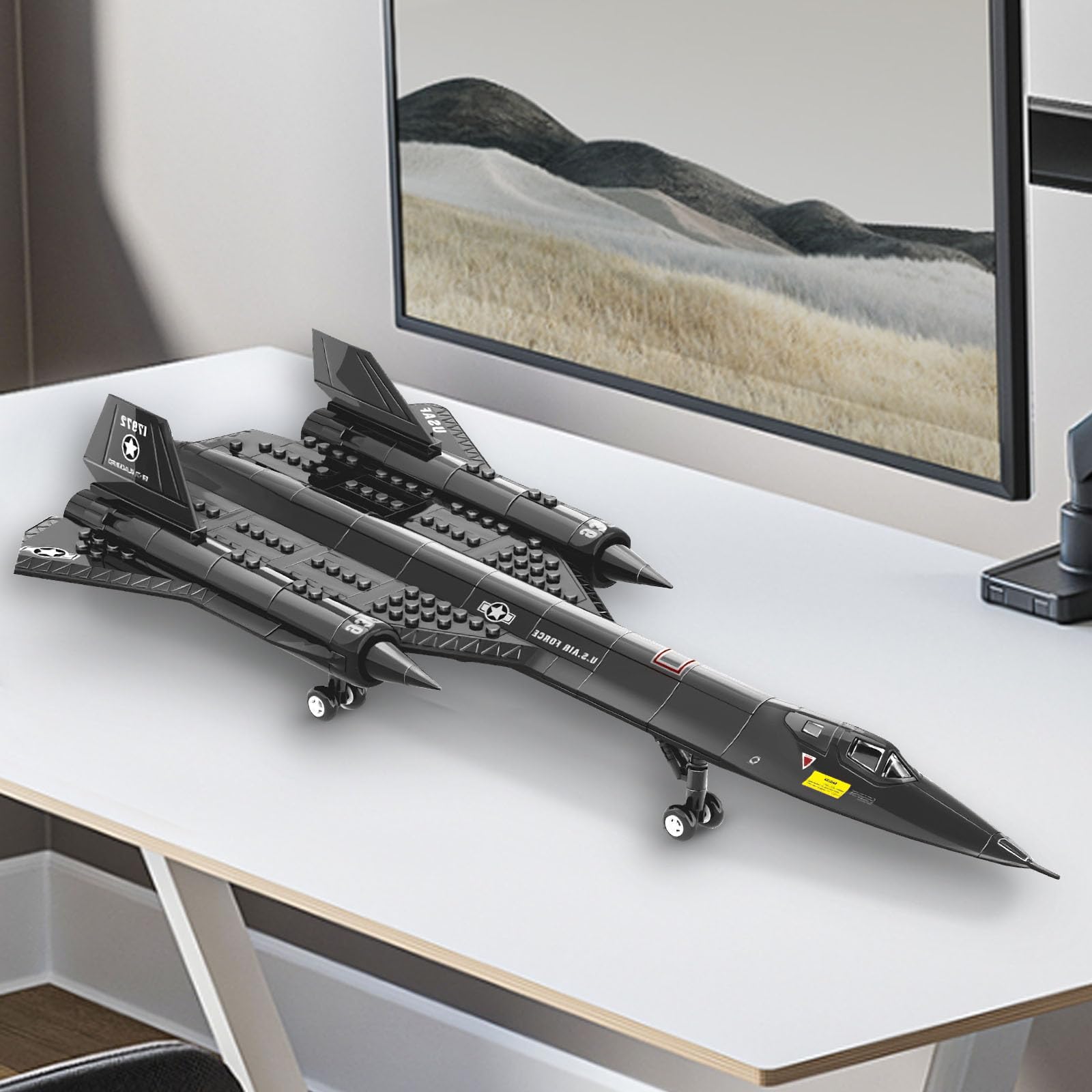 YBLOCK SR-71 rolling wheels support dynamic pretend missions and takeoffs.