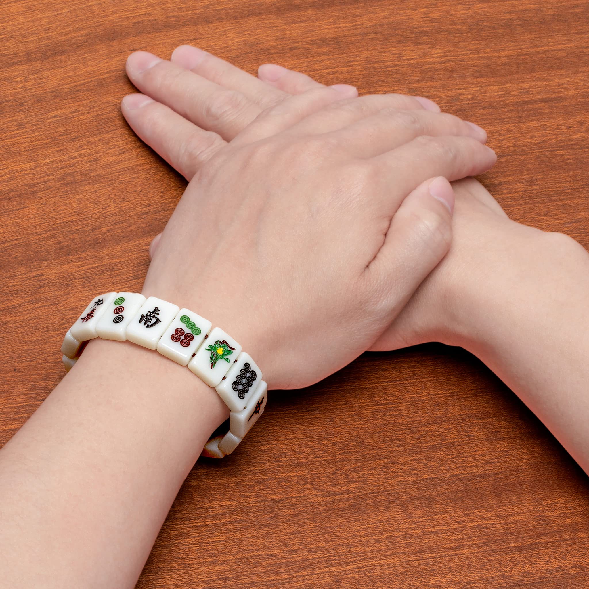 Yellow Mountain Imports Mahjong Mini-Tiles Bracelet elastic strap detail for easy wear.
