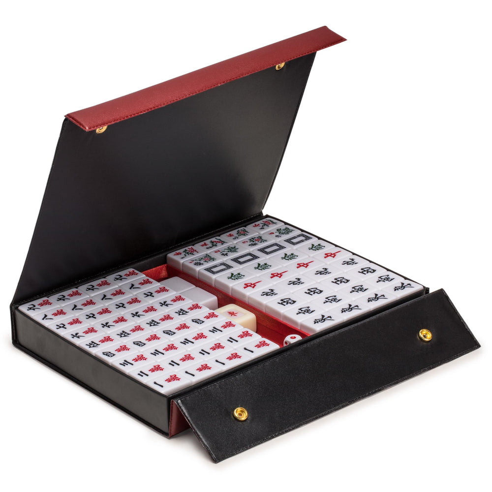 Rouge Prestige dice included for authentic gameplay.