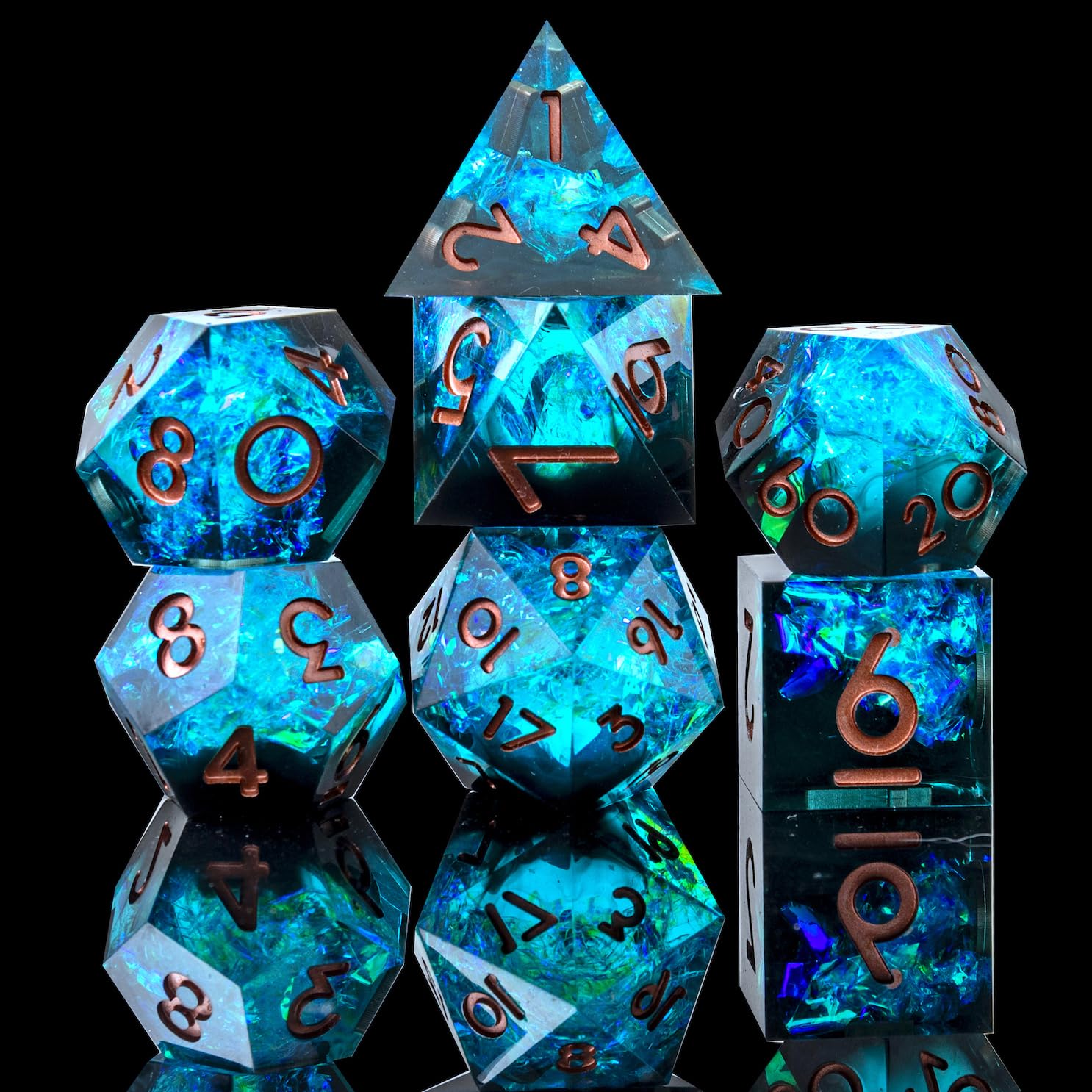 YEMEKO Sharp Edge DND dice set close-up of sharp edges for crisp readability.