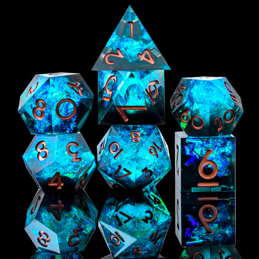 YEMEKO Sharp Edge DND dice set close-up of sharp edges for crisp readability.