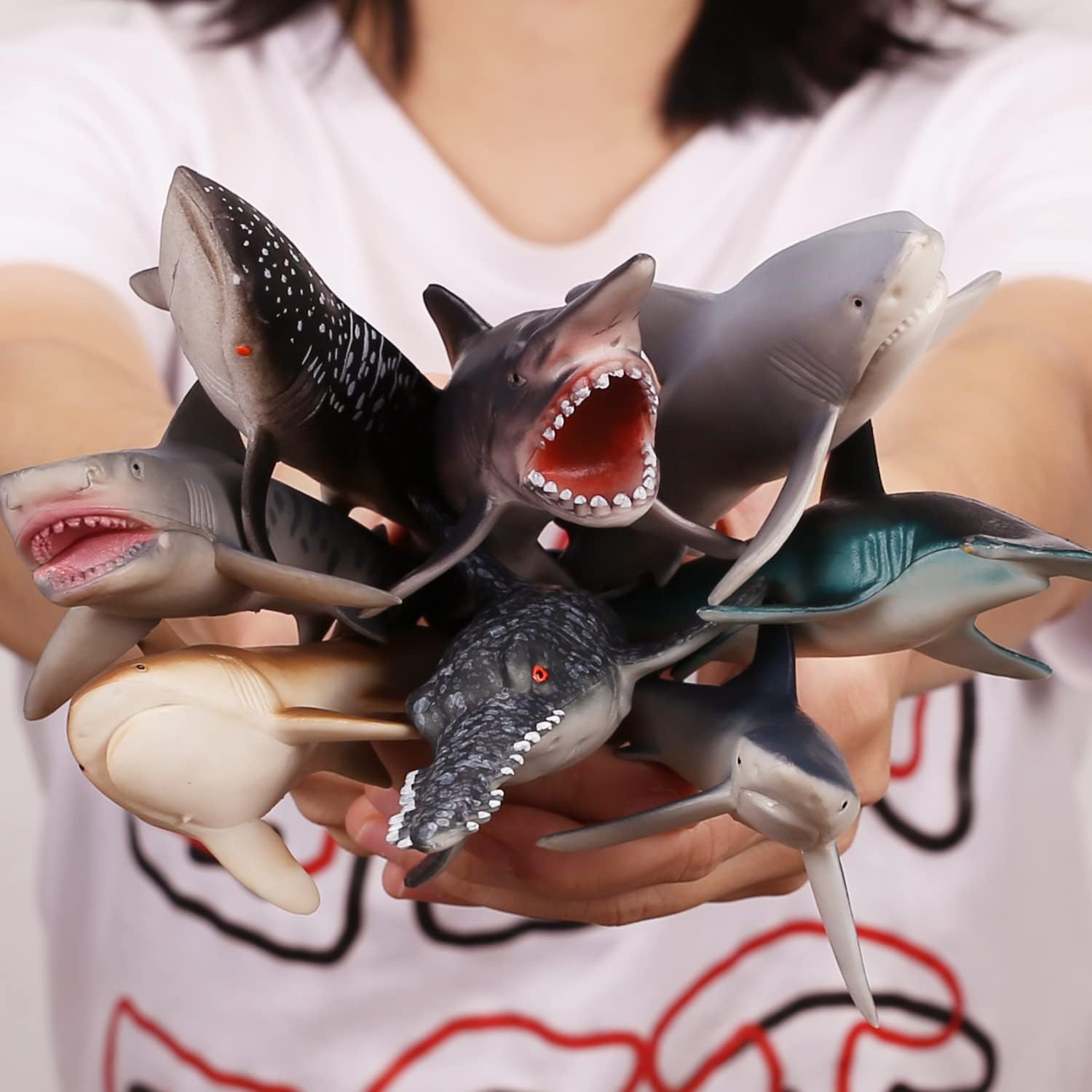 Yeonha Toys 6-7 inch sharks for hands-on play.