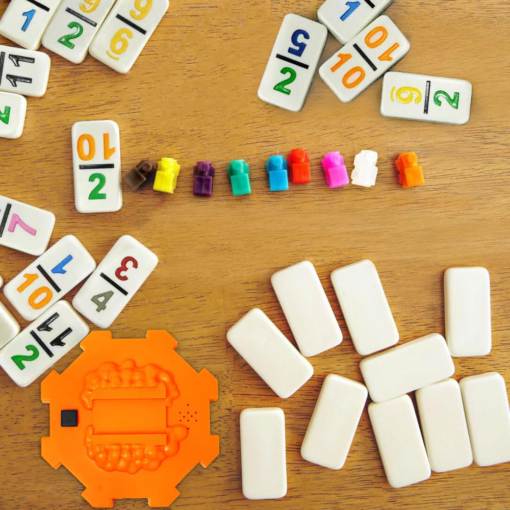 Yinlo portable aluminum case protects dominoes and travels easily.