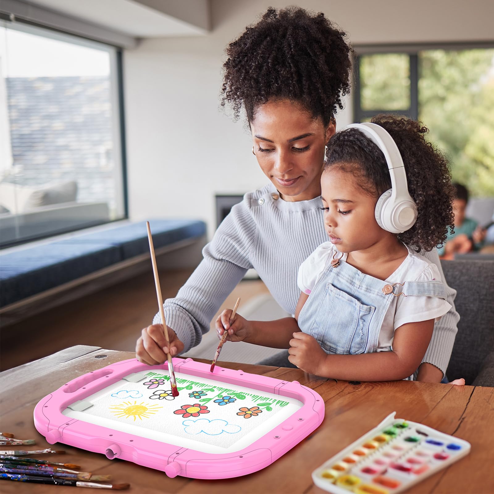 Ylovetoys Easel watercolor-friendly surface supports light washes.