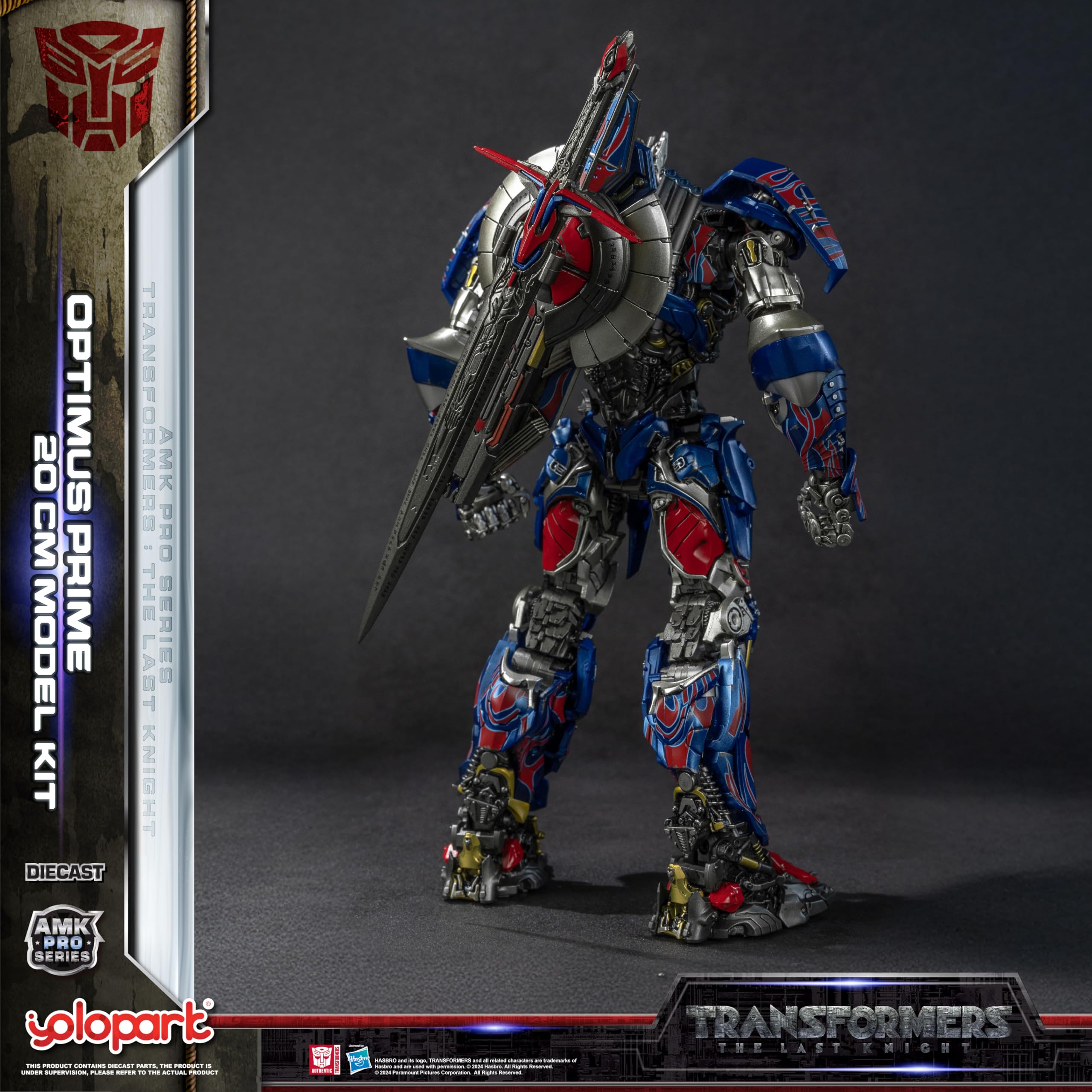 YOLOPARK Energon base and stand providing stable, elevated presentation