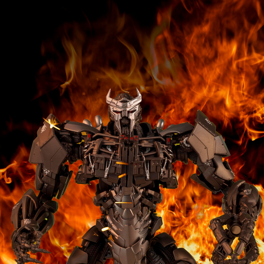 YOLOPARK Scourge articulated joints enable smooth 360-degree head rotation and wide leg range.