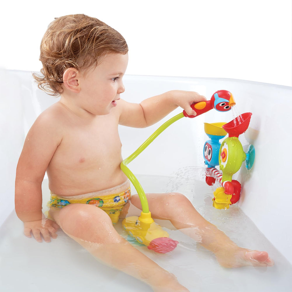 Yookidoo Submarine Spray Station funnels spin-action for bath-time exploration.